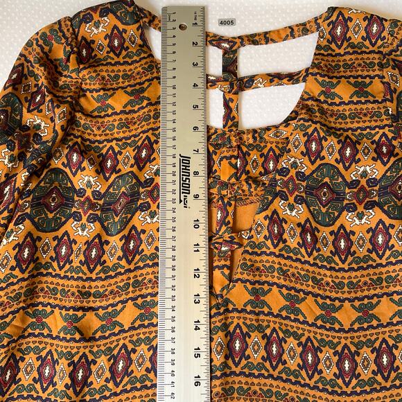 Love21 Women Dress size M Long Sleeve KneeLength Deep Cut in Back Loose Fit Tan - Picture 9 of 11